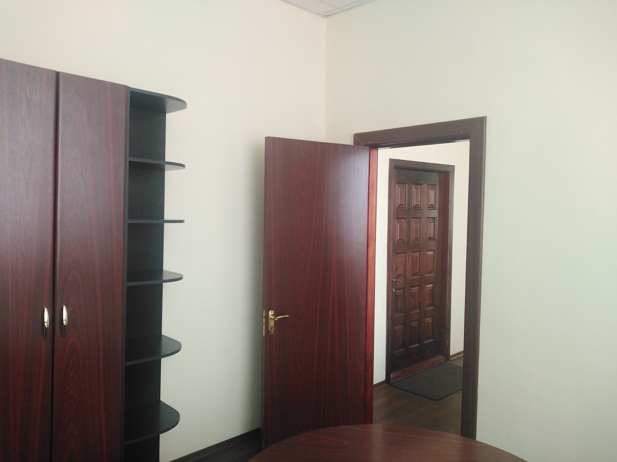 Rent out office. Днепропетровск, Столярова — photo 9