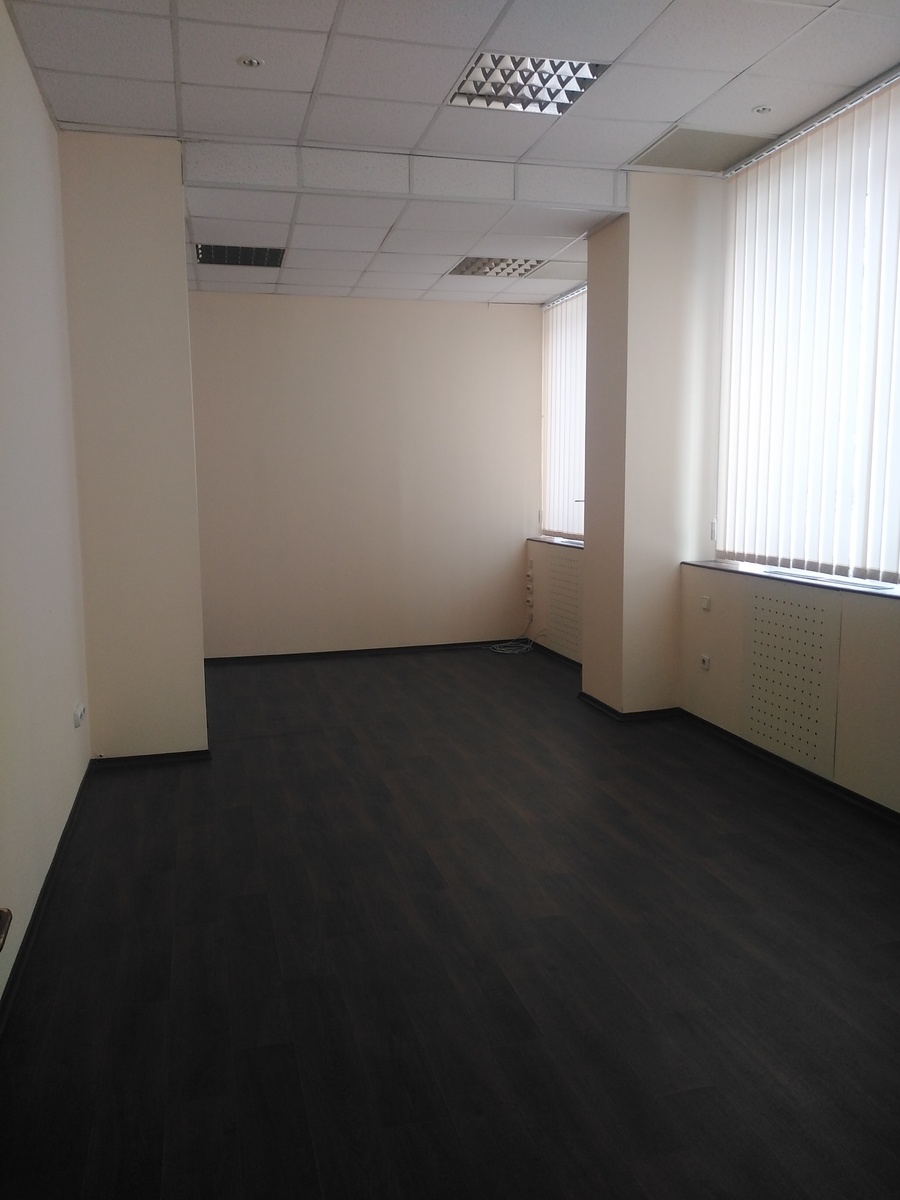 Rent out office. Днепропетровск, Столярова — photo 6
