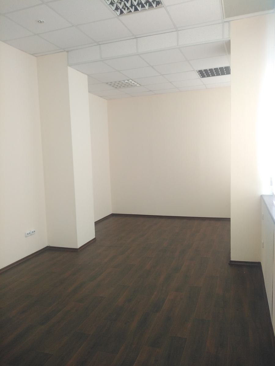 Rent out office. Днепропетровск, Столярова — photo 12
