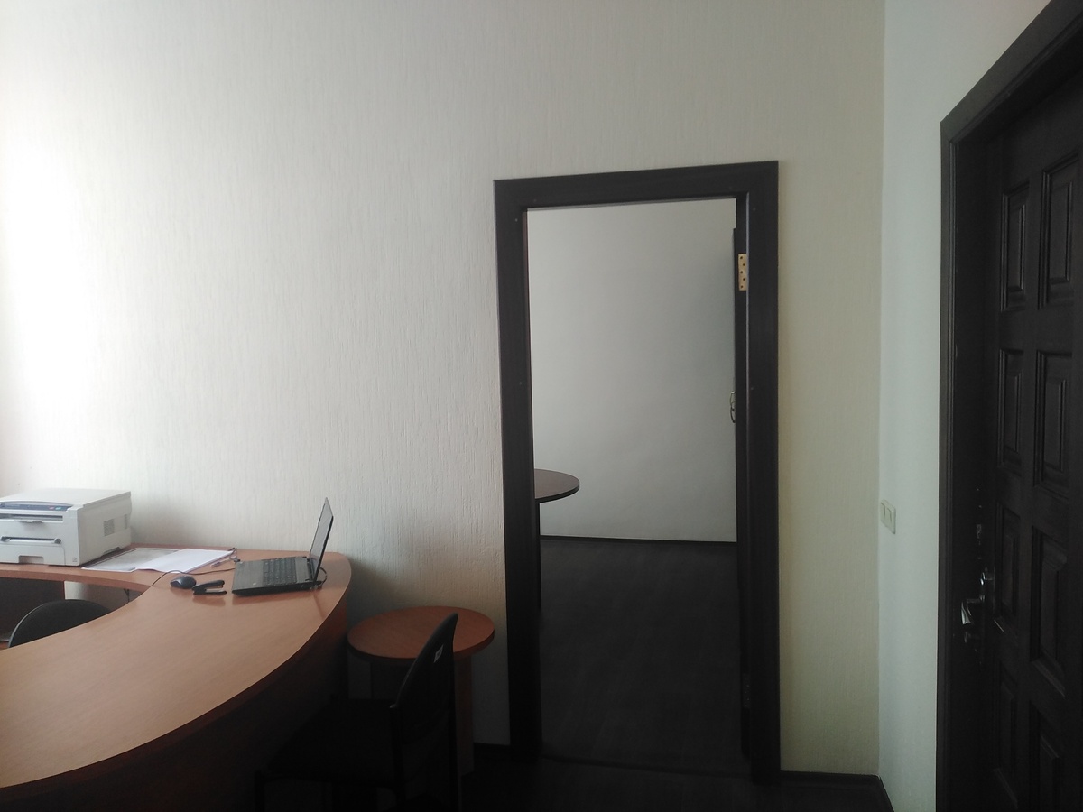 Rent out office. Днепропетровск, Столярова — photo 10